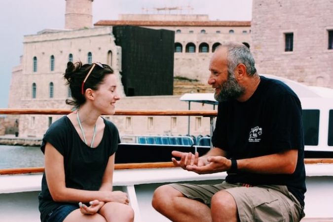 How To Start A Conversation (21 Proven Things To Say To Start ...