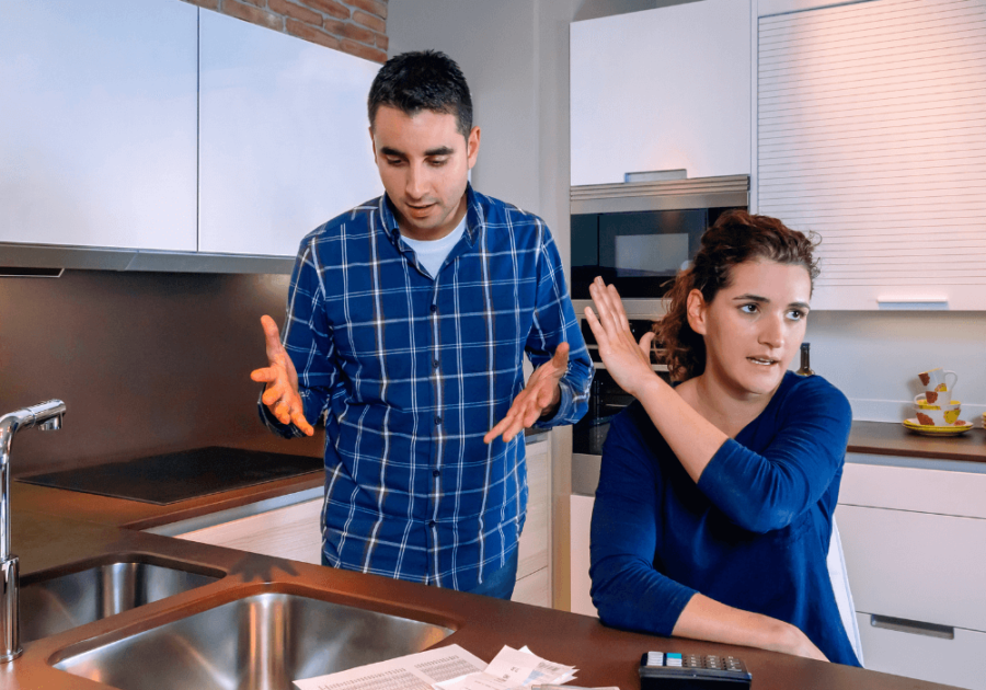 couple arguing divorcing a narcissist