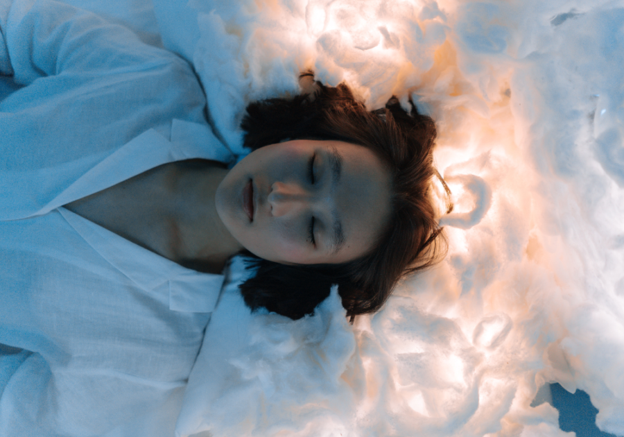 woman dreaming spiritual meaning of dreaming about the same person