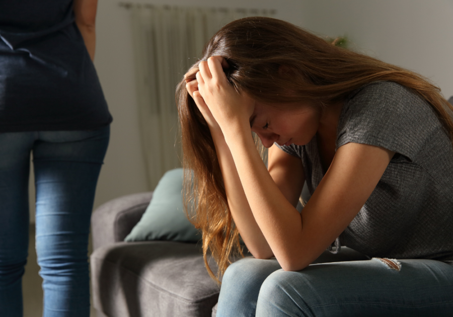 upset woman with friend ways a friend can let you down