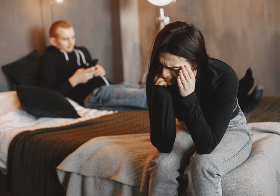 man ignoring sad woman why men pull away