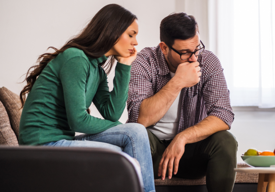 frustrated couple how to be confident in a relationship