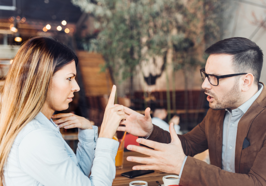 couple arguing at table Smart Replies to Rude Comments